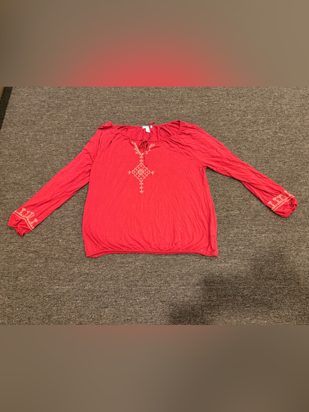 EUC Winens L Old Navy Red Embroidered Long-Sleeve Peasant Top blouse